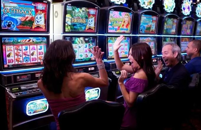 Mengapa Game Slot Menjadi Favorit di Kalangan Penggemar Judi?